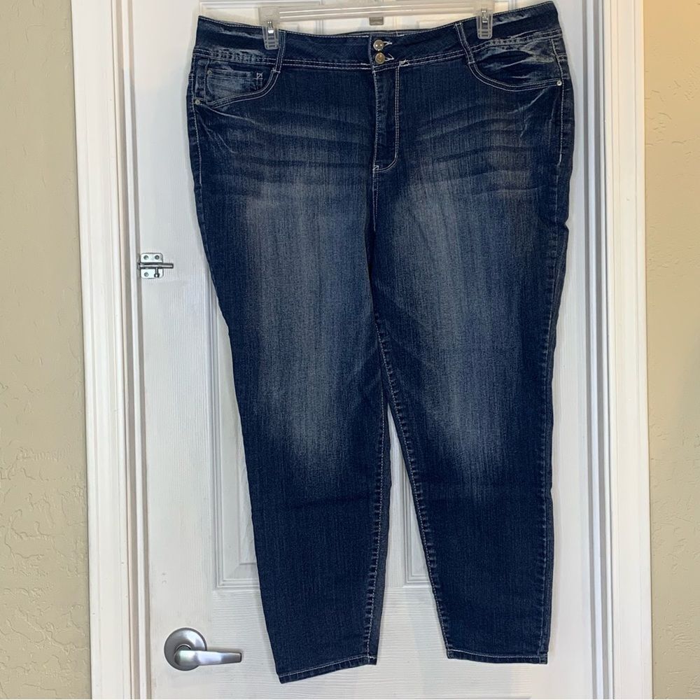 Wallflower The Flirty Curvy High Rise Jean Size 24